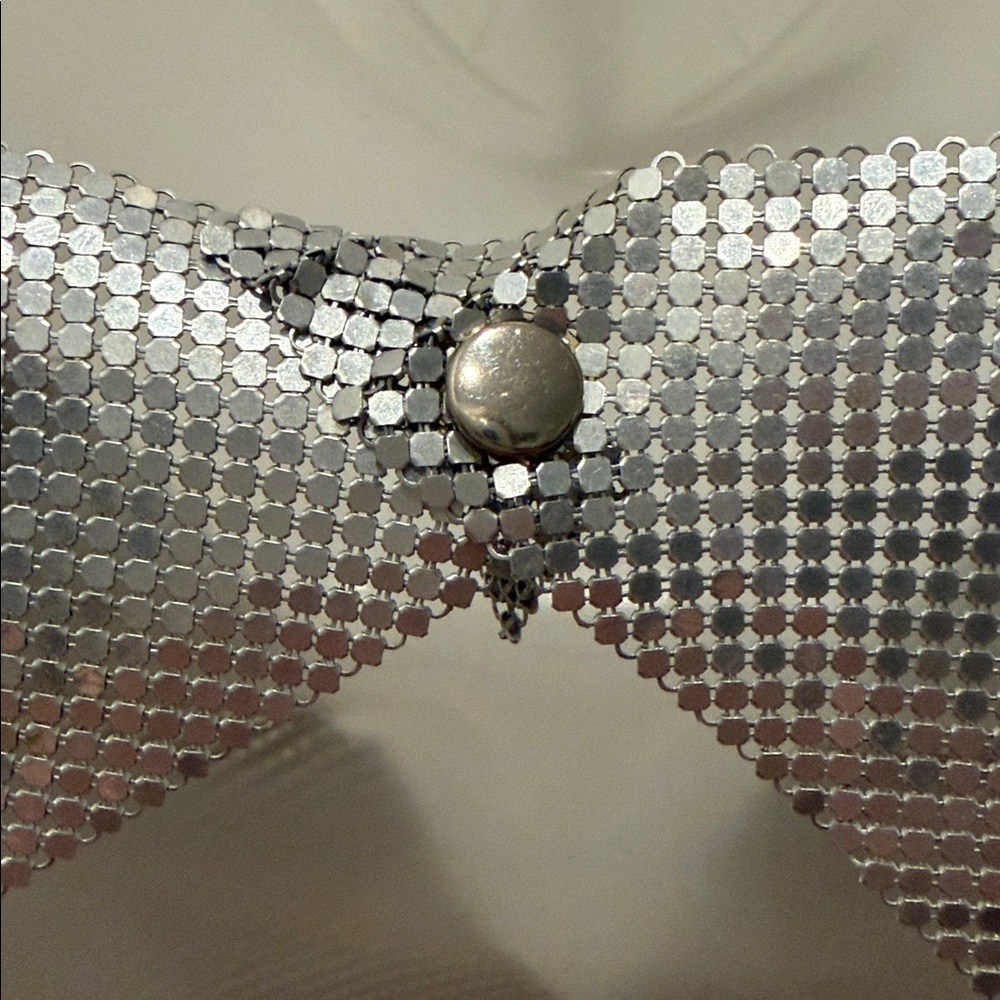 A silver-toned chainmail mesh scarf bib necklace. VTG - Picture 4 of 16